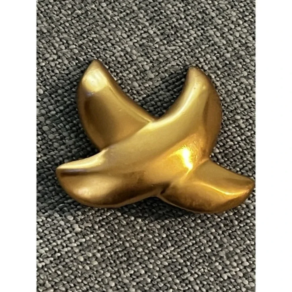 Vintage Anne Klein Abstract Matte‎ Gold Tone Brooch Pin 1